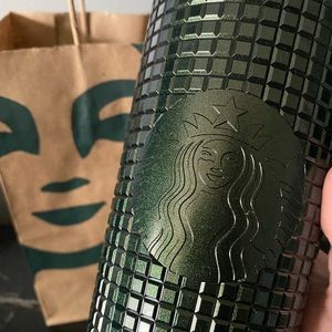 Starbucks Holiday 2021 tumbler